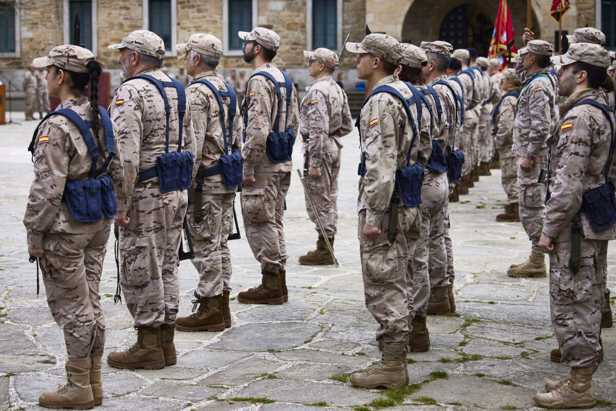 Pelotón de las Fuerzas armadas españolas formando.