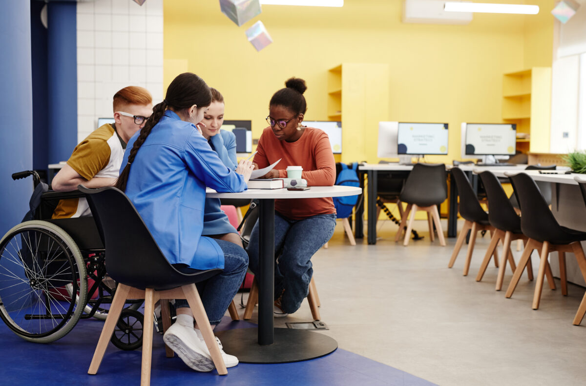 Fundación ONCE impulsa la quinta edición de X Talento Challenge para fomentar la innovación social entre los jóvenes.